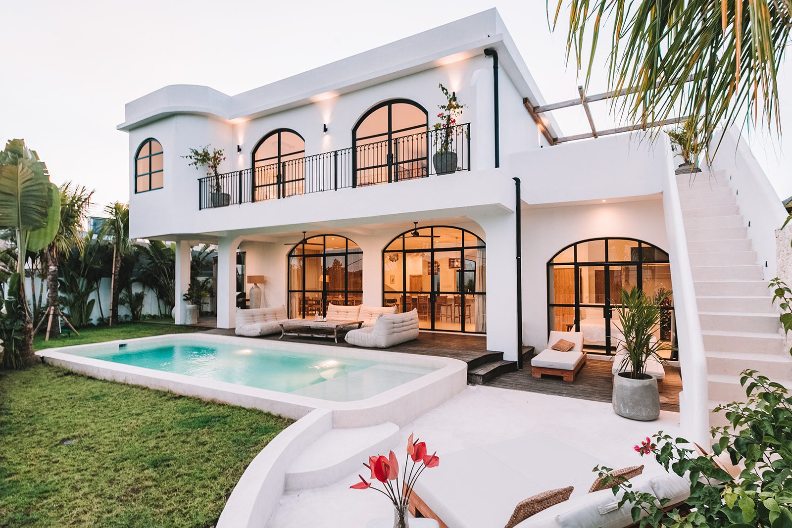 MEDITERRANEAN 5 BEDROOM VILLA FOR SALE LEASEHOLD IN BERAWA BE-292 